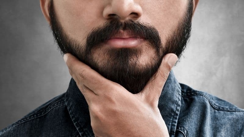 Come stimolare la crescita della barba con diversi prodotti